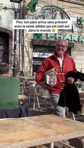 Débarquement inattendu avec la veste adidas pour le Nouvel An Chinois