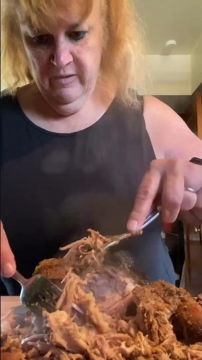 Easy Crockpot Pulled Pork — Feed a Crowd Cheap | Pulled Pork for Summer Gatherings #pork #crockpot
