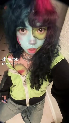 Easy Cute Zombie Makeup Tutorial for Halloween