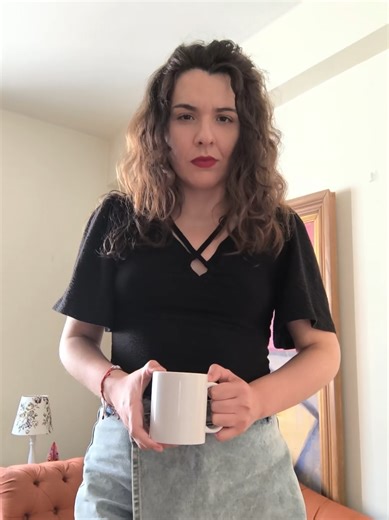 🇨🇱🎩La Madre de la Democracia Chilena y Don Tinto. Elena Caffarena, Lider MEMCHista luchó por la Emancipación de la Mujer Chilena, logrando grandes avances en su vida. 🎩Contexto con Pedro Aguirre Cerda: Si bien Pedrito prometía ampliar los Derechos y Deberes de las mujeres, el Presidente no pudo completar sus proyectos, porque falleció de Tuberculosis antes de completar muchos de sus planes de Gobierno. Posterior a su caída: Las Memchistas siguieron su lucha y alcanzaron el voto femenino 2 pe