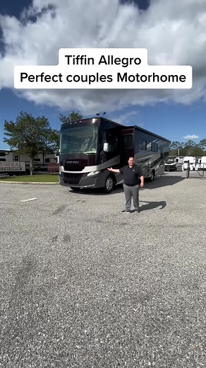 Tiffin Open Road Class A Gas Motorhome for Couples