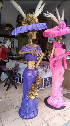 Curso de Calaveras y Diablitos: Maquillaje de Catrina de Cartón