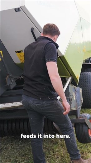 We Talk Our First-Time Farmer Through the Secrets of a CLAAS Baler!