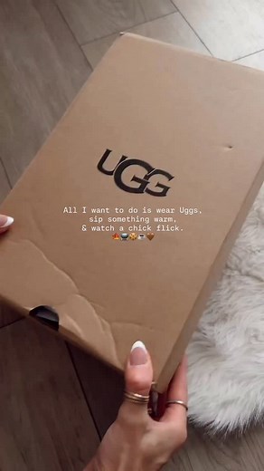 THE shoe of fall 🤎🍂😇 like & drop any emoji for 🔗🔗🔗 | Hello Jenna Wood