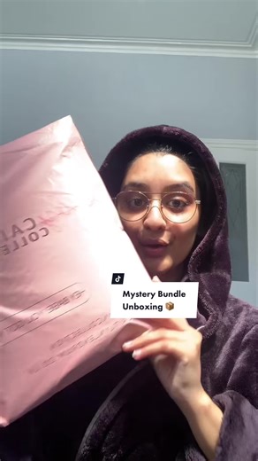 Unboxing Black Alien Collection Mystery Bundle: Lashes, Brow Styler & More