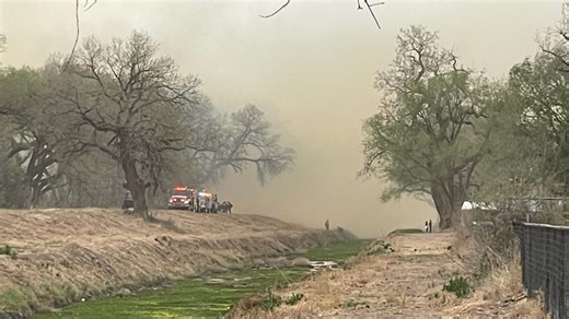 Brush fire prompts evacuation in Bosque Farms