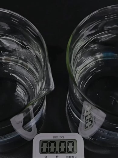 Testing the Dissolution Speed How Fast Do Laundry Sheets Dissolve#laundrysheet #dissoluble #laundrypods #watersoluble