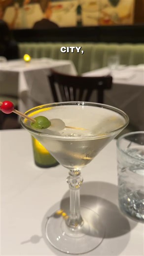 Gin martinis will always be my go to and especially if there are pickles involved are you joking!! 1 out of 12 best martini spots have been sampled and I’m excited to keep working through the list! #martinis #sffoodie #pickletini #sanfrancisco #drinkreview