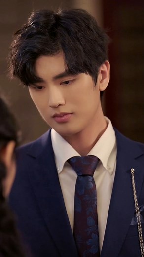 🥰Detak jantung siapa yang diam-diam semakin cepat pada saat mata bertemu? 🔗https://dev-short.onelink.me/i2y1/6dsv4j28 🎦[Perjalanan Cinta] hanya ada di ReelBuzz! 🎉 Klik link di untuk Download ReelBuzz App & Nonton DRAMA TERBAIK! #ReelBuzz #PerjalananCinta #penyesalan #romance #relationship #irevenge #lovehate #billionaire #bosslovemafia #cdrama | Reelbuzz