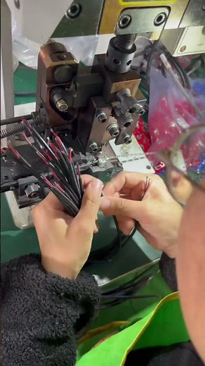 Multicore cable manually terminal crimping service #custom #wireworks #cablewirestrippingmachine