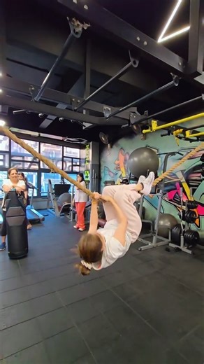 R effects Elite Club on Instagram: "Today’s hybrid grind hit different! 🔥 Strength reps + endurance drills + tactical moves = FULL SEND. GO TEAMM!!! #HybridTraining #MilitaryDrills #StrengthAndConditioning #FunctionalAthlete #EnduranceWork #FitnessLifestyle #AthleteMindset #HardWorkPaysOff"