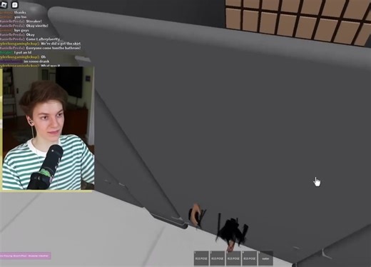 MAN IN MY STALL #gamingmemes #sinjindrowning #robloxmemes #roblox | Sinjindrowning