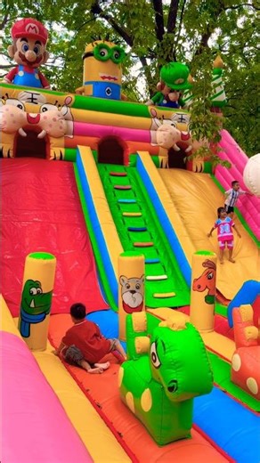 Have fun playing on the crocodile and bear balloon palace rides