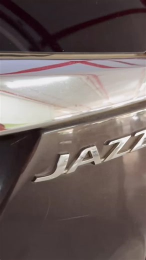 Sameer Ansari on Instagram: "#honda #jazz #carsforsale #carsofinstagram #carswithoutlimits 2017 Honda jazz vAt auto Second owner Insurance valid 55000 km run Brand new tyres Call 9820418879 9820420618"