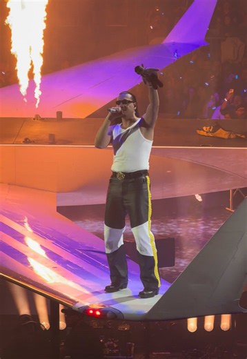 Apache 207 Arena Tour 2025-2026: Concert Highlights