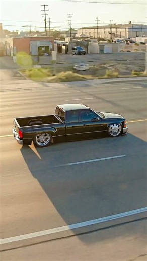 ¿Una Dually TAN baja debería de existir? #truck#obsdually#automobile #cinematic