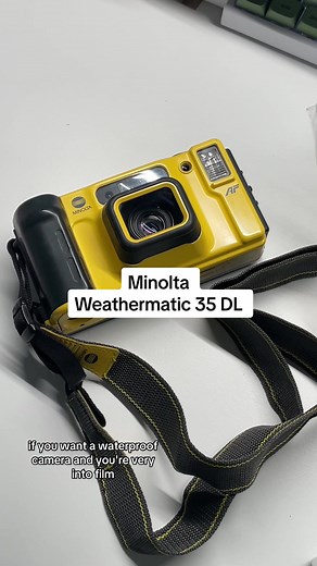 Got this just in time for summer 🌊 Forgot to mention it’s fully automatic 🤦‍♀️ The camera is auto-focusing, auto-exposing, and auto-advancing! #minoltaweathermatic35dl #minoltaweathermatic #minolta #waterproofcamera #waterprooffilmcamera #summercamera #summerfilm #35mm #analog #film #filmtok #photography #photographytiktok #filmphotography