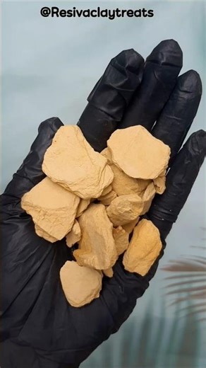 Raw multani mitti chunks | clay |clayart crushing #shorts#ytshorts#youtubeshorts