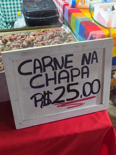 Parque do Ypê Rio Branco: passeio noturno e barracas de comida