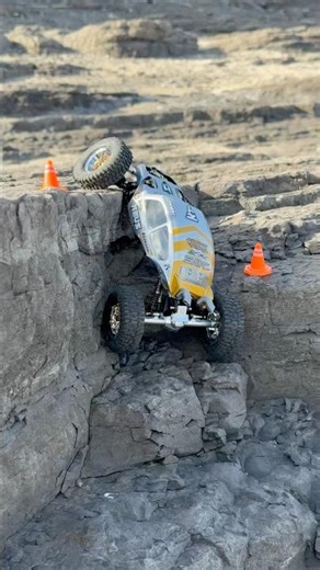 Could’ve gone to the right but nahhh! #scx24 #rccrawler