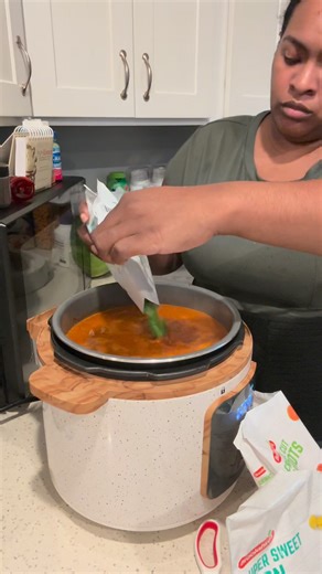 When the weather’s acting up and your body just need comfort — this vegetable soup with beef tips hits every time. Cook what makes you feel good ❤️🍲 #vegetablesoup #souprecipe #pressurecookerrecipes #cooking #cookingwithlove #cookingathome #cookwithme #southerncooking #fblifestyle #fypシ #MomLife | Lakeisha M. Bourda