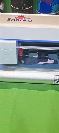 Snooky - Mobile Skin Cutting Machine