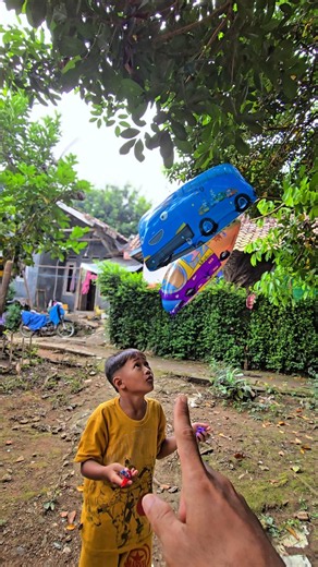 Whose balloons is Fiki bringing? #trendingshorts