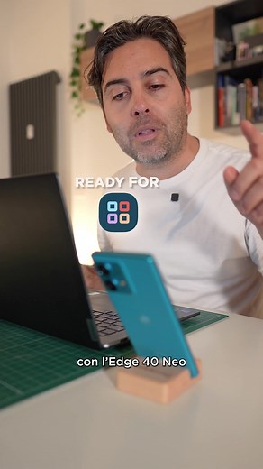 77K views · 48 reactions | La rubrica Hello Moto by Typo continua, con un nuovo episodio dedicato alle app di condivisione schermo #motorola. ​ Scopri le comodità di Moto Connect e Ready For per i tuoi momenti di svago o lavoro. Scommettiamo che anche tu non potrai più farne a meno  ​ #hellomoto​ Typo Media | Motorola | Facebook