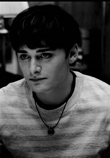 ST FINALE SPOILERS: mike wheeler you will start coughing in 3 days for this #strangerthings5 #willbyers #willbyersedit #foryoupagе #strangerthingsfinal {scp: rnvlxysceness} / stranger things edit / mike wheeler / volume 3 / noah schnapp