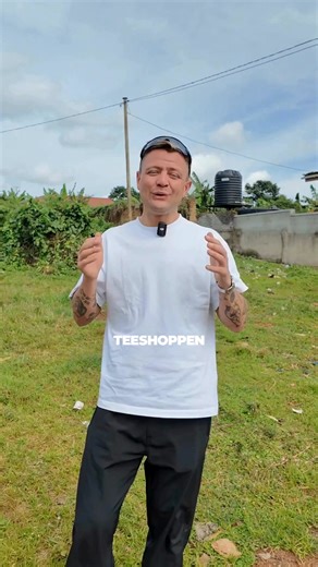 Festen fortsætter! 🇩🇰 Lige nu får du en gave med i købet, når du bestiller vores populære Performance Suit. Hvad venter du på? 😎 Find din størrelse her 👇 | TEESHOPPEN