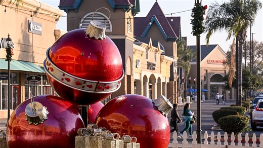 What stores are open on Black Friday 2025? See hours for Walmart, Target, Macy's, more
