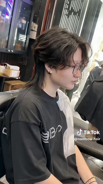 Trendy Side Part Mullet Haircuts for Women