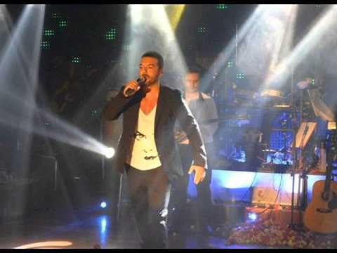 Χρόνια πολλά για τα γενέθλιά σου - Τριαντάφυλλος