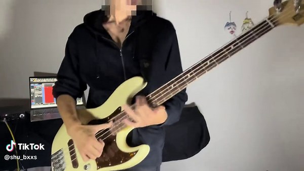 ベースとギターの魅力徹底解説