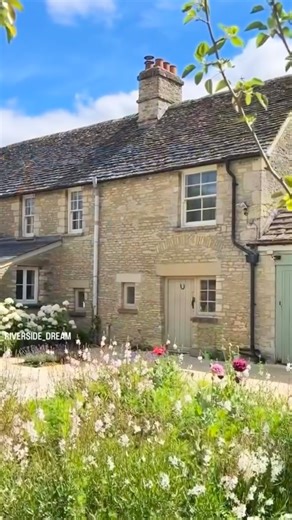 Alex and Jamie Lesinski | Country house renovation on Instagram: "Rich at @sympathetic_restoration has promised to check back in with me later in the year to see how I’m getting on implementing some of his suggestions as to how to dry out various parts of our aging structure. ‘Oracle of Old Buildings’ Rich set up a superb site called @expertible which aims to give folks like me access to experts in the building and old house conservation space, and so, I’d save it to your favourites tab for when