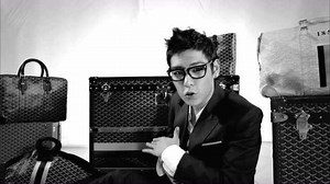 TOP崔胜铉的歌曲《TURN IT UP》