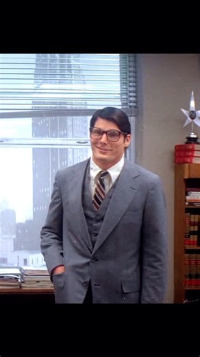 She Jumped From a Skyscraper to Prove Clark Was Superman | Superman II (Movie)