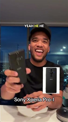 What phone am I holding?? #carterpcs #tech #iphone #android