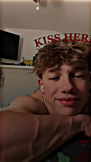 Kiss Here: A Trending TikTok Edit