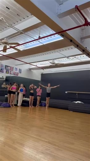 New year ✔️ new goals ✔️ NEW COMP SEASON JUST AROUND THE CORNER 👀 | Brooklyn's Elite Dance Complex