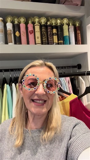 🚨 LIVE JETZT – Damenmode Special 🚨 Mädels, es wird stylisch! ✨ Neue Teile, trendige Looks & absolute Must-haves warten auf euch 😍 👗 Damenbekleidung 🔥 Frische Styles 💎 Qualität zum fairen Preis 📦 Direkt im Live sichern Seid pünktlich & markiert eure Freundin, die IMMER shoppen will 🛍️ Ich sehe euch im Live 💥 #Live #Fy #shopping #Damenbekleidung #mussichhaben