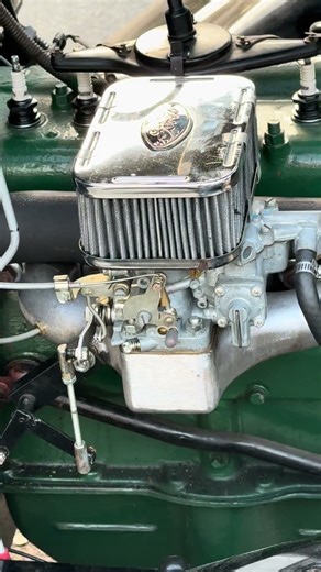 Weber 32/36 DVG (manual choke), having some issues. Hope to remedy them soon!￼