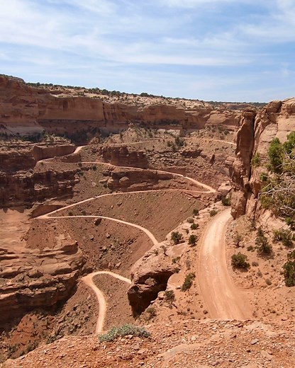 Shafer Trail, Canyonlands. #scenicdrive #usaroadtrip #justdriveamerica #visitutah #moabutah #canyonlandsnationalpark | Just Drive America