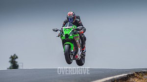 2021 Kawasaki ZX10R road test review - Overdrive
