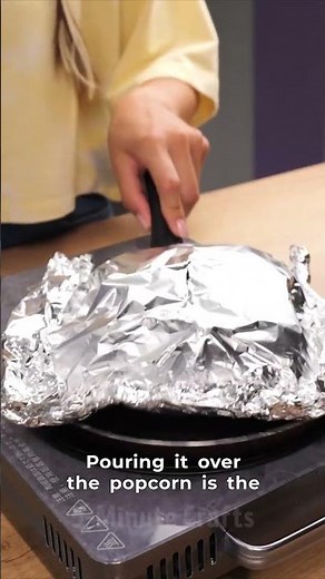 Homemade Chocolate Popcorn That Tastes INSANE 🍿🍫