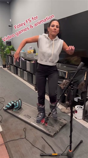 Foley footsteps for video games and animation are so fun and high energy #foley #foleyvideogames #foleyanimation #soundforvideogames #videogames #animation #footsteps #barefoot #skis #reelfoleysound #womeninsound