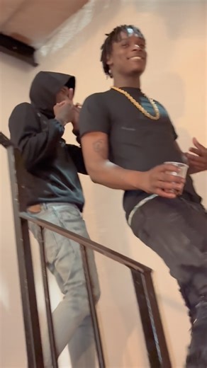 00 Yaahmpton💫🛗 on Instagram: "Miss I N D PENDENT 😍🤦🏾‍♂️🌹 “SHE LEGIT” OUT NOW LINK INA BIO‼️‼️ #viral #fyp #viralreels❤️ #motivation #fypage #exo #explore #300 #cali #camera"