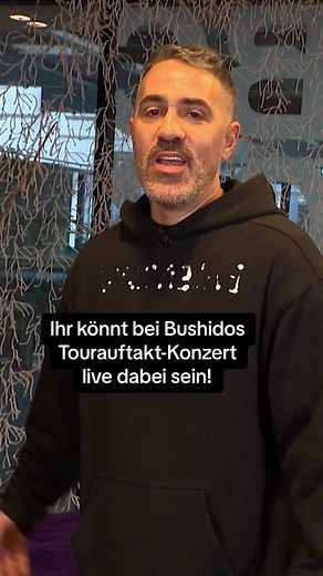 19K views · 158 reactions | Nach 8 Jahren kehrt Bushido zurück auf die große Konzertbühne. Am 21. März eröffnet er seine "König für immer!"-Tour in Berlin - und ihr könnt live dabei sein.  Am 21. März um 20 Uhr könnt ihr das Konzert live auf RTL+ anschauen: https://on.rtlplus.com/16/bushido-live Der Livestream ist nur für RTL+ Abonnent:innen (ab Premium) im DACH-Raum verfügbar. #bushidotour #rtplusmusik | RTL Exclusiv | Facebook