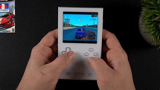 This Modern 'Game Boy' Can Play Dreamcast, GameCube, and PS2 Games