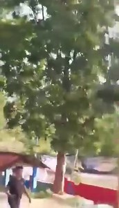 JUST IN: Successive gunfire erupted at a polling precinct in Barangay Sagap, Bangued, Abra. Reports say an individual was hurt in the incident. The case is being investigated by authorities. 🎥: Joaquin Enrico Valera Bernos | GURU Press Cordillera